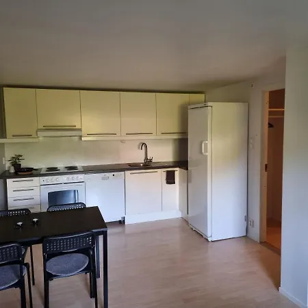 Apartment Near City, 7 Min From The Airport, Free Parking