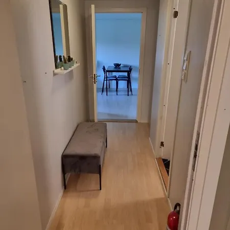 Apartment Near City, 7 Min From The Airport, Free Parking