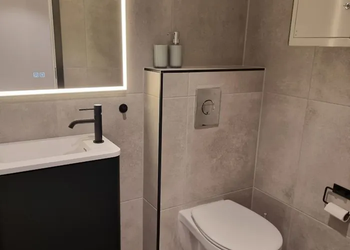 Near City, 7 Min From The Airport, Free Parking Bergen